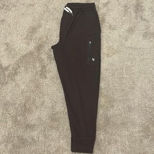 Large Vuori performance joggers
